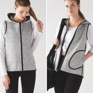 Lululemon Sculpt Hooded Vest Size 6 Grey Black Reversible Zip-Up EUC